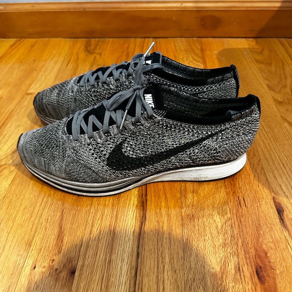 Nike Fly Knit Racers